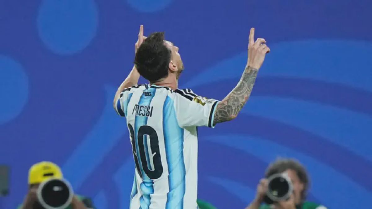 Lionel Messi Cetak Gol, Argentina Hancurkan Aljazair di Piala Dunia