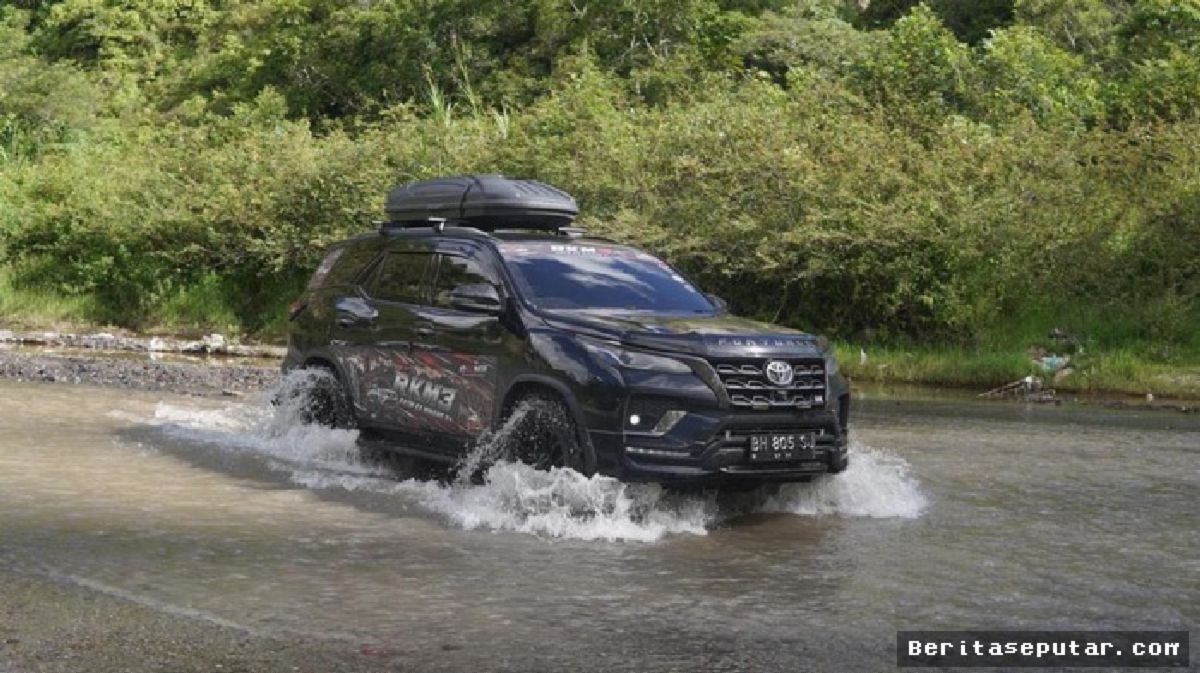 Komunitas Fortuner Taklukkan Ngarai Sianok, Kisah Persaudaraan di Ranah Minang