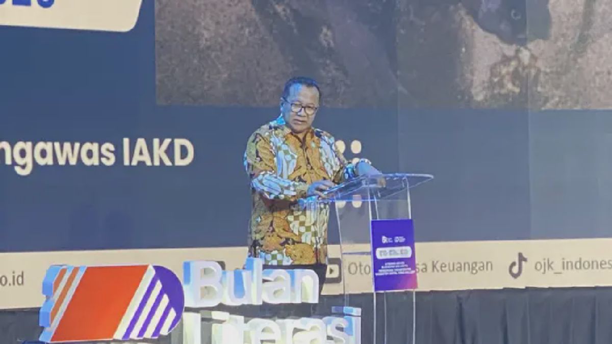 OJK Perketat Aset Kripto, Trump Umumkan Tarif Baru Impor