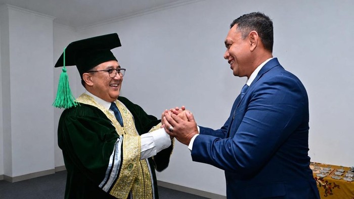 Dirut BULOG Hadiri Pengukuhan Profesor Kehormatan Anggota BPK RI di UNISSULA