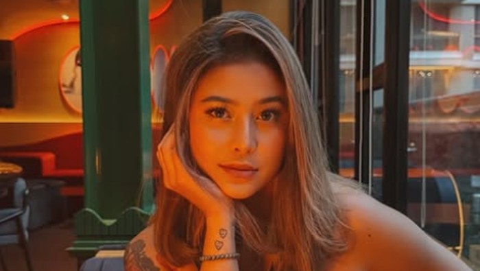 Selebgram Awkarin Tiba di Polda Metro Jaya, Penuhi Panggilan Kasus Hanania Travel