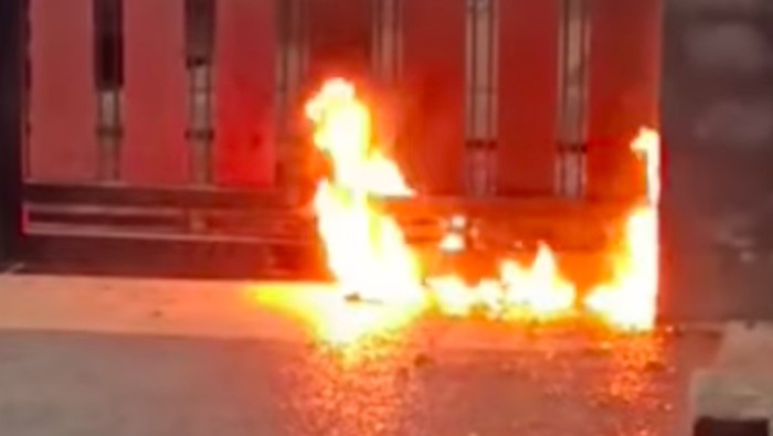 Rumah Pengacara di Ciracas Diserang Bom Molotov, Pagar Terbakar Dini Hari
