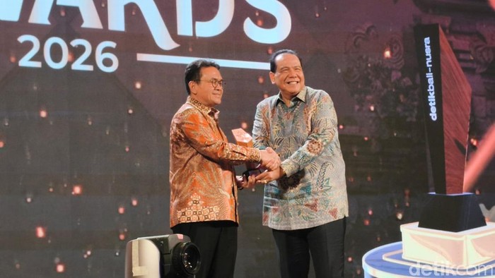 Menteri Perdagangan Budi Santoso Raih Penghargaan Penggerak Ekonomi Desa Mandiri di Bali-Nusra Awards 2026