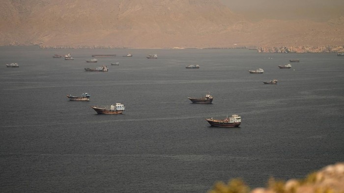 Iran Peringatkan Selat Hormuz Akan Ditutup Permanen Jika Gencatan Senjata Lebanon Dilanggar