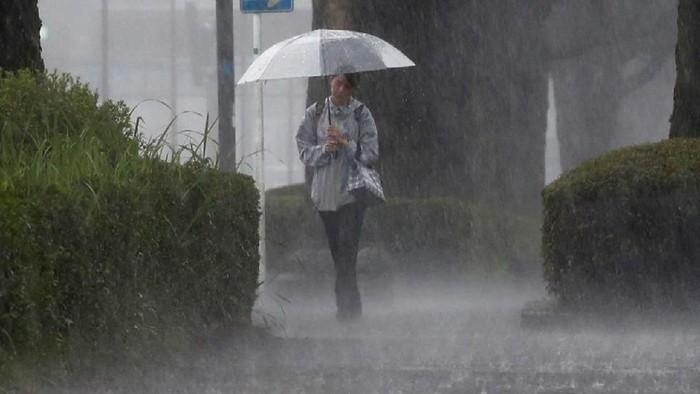 2 Juta Warga Jepang Mengungsi akibat Topan Mekkhala, 200 Penerbangan Dibatalkan
