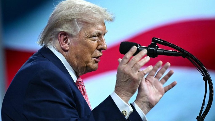 Trump dan Senator Partai Republik Beradu Mulut Soal Perang Iran di Pertemuan Tertutup