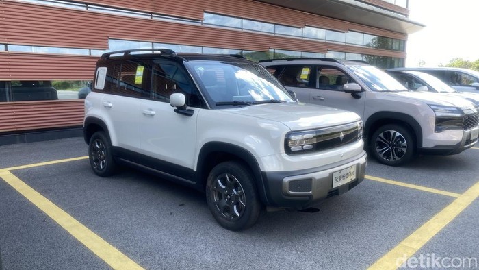 SUV Listrik Kotak Wuling Harga Rp 200 Jutaan Tertangkap Kamera di China, Cocok Masuk Indonesia?