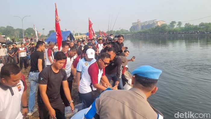 Ribuan Pemancing Serbu Danau Puspemkab Serang, Meriahkan HUT Bhayangkara ke-80