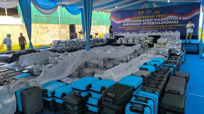 BNN Buru WN Malaysia dan China Pengendali 3,37 Ton Kuncup Ganja
