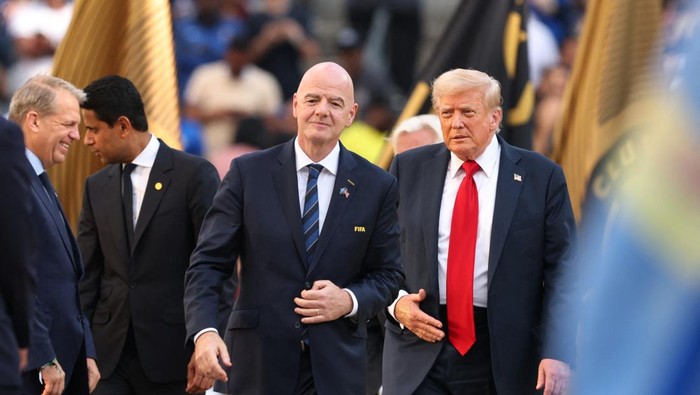 Trump Rayakan Kartu Merah Pemain AS Dibatalkan