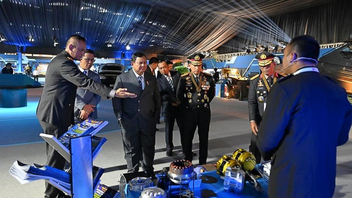 Presiden Prabowo dan Kapolri Tinjau Pameran Bhayangkara: Soroti Inovasi Karya Anak Bangsa