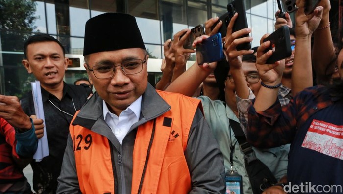 KPK Ungkap Kondisi Terkini Eks Menag Yaqut Cholil Qoumas Pasca Operasi Saluran Pencernaan