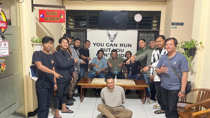 Bang Jago' Pengendara Ninja Pukul Pemotor di Jaksel Jadi Tersangka