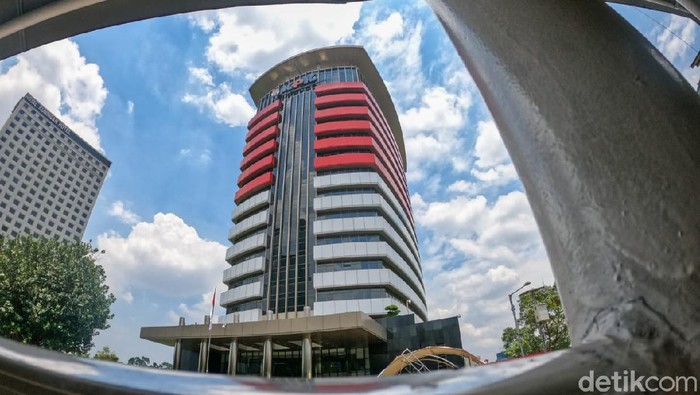 KPK Amankan Total 7 Orang Terkait OTT Bupati Langkat