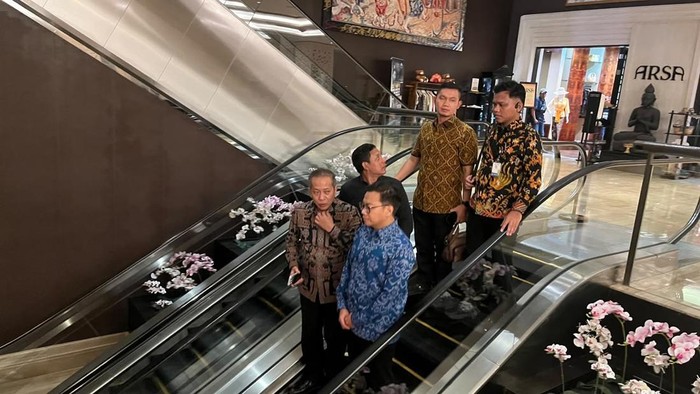 Mendag dan Menkop Hadiri Penganugerahan Beritaseputar.com Bali-Nusra Awards 2026