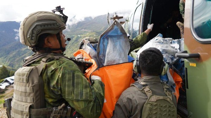 Pilot Pesawat AMA asal AS yang Ditembak KKB di Yahukimo Berhasil Dievakuasi ke Timika