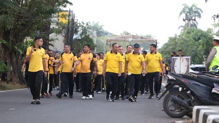 Sambut Hari Bhayangkara ke-80 dengan Semangat Kebersamaan, Polda Sumsel Gelar Olahraga dan Penghijauan