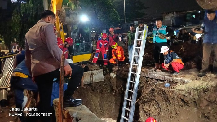 Proyek Lapangan di Jaksel Disetop Sementara Usai Bocah Terperosok hingga Meninggal