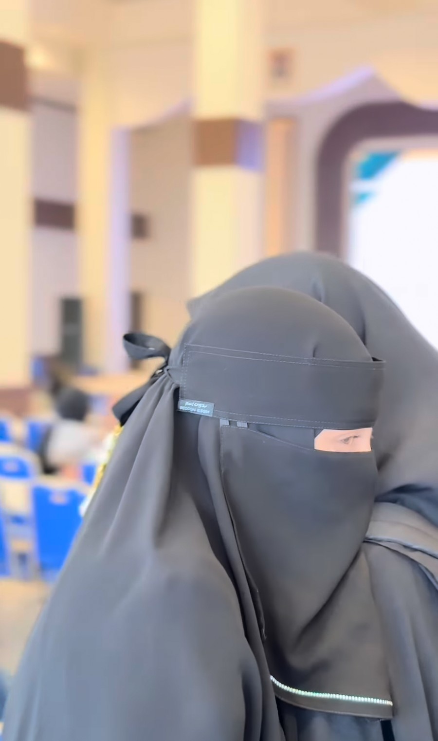 Celine Evangelista Belajar Merelakan, Masukkan Putri Sulung ke Pesantren