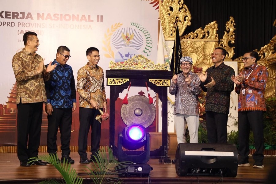 Wamendagri Dorong DPRD Provinsi Kawal Sumber Daya Alam untuk Perkuat Fiskal Daerah