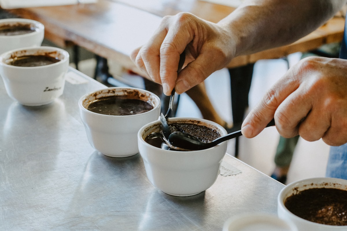 Cupping Coffee: Panduan Lengkap Seni Mencicipi Kopi ala Profesional