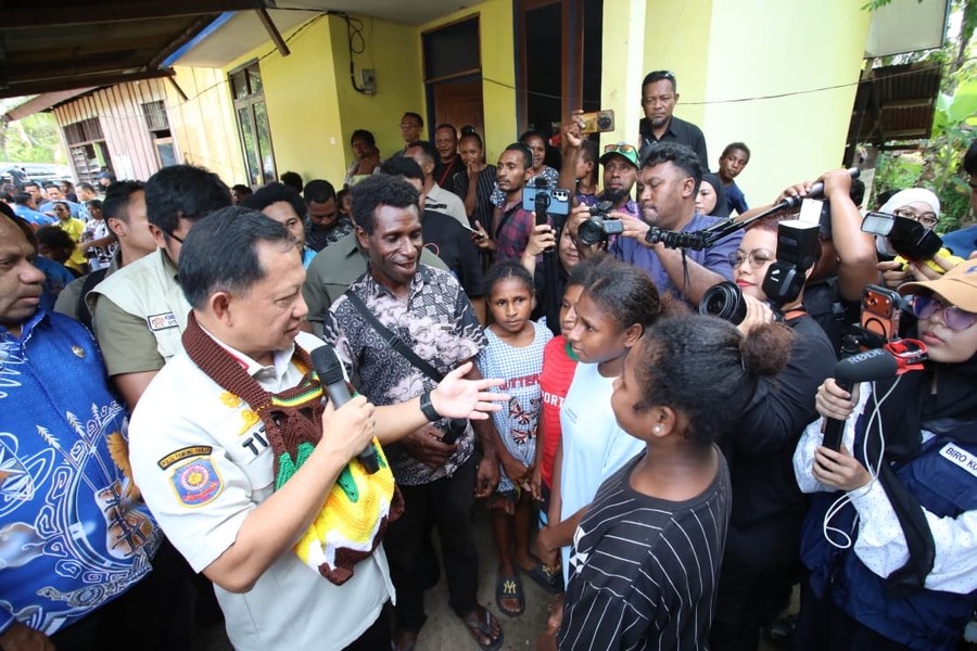 Mendagri Cek Bantuan Stimulan Perumahan Swadaya di Papua