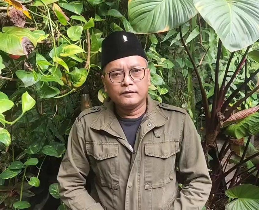 Jokowi Mulai Safari Politik dengan Atribut PSI, PDIP Sebut Manuver demi Anak-anaknya