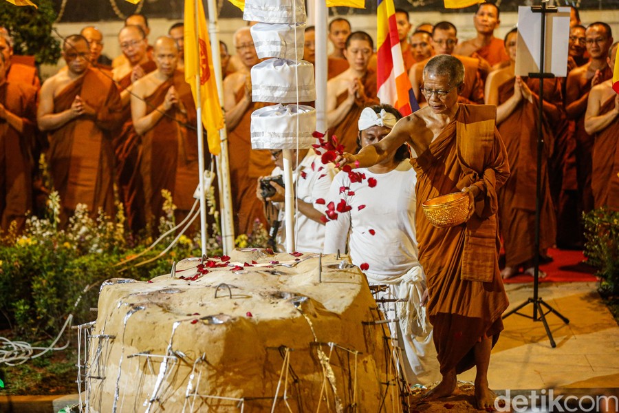 Pengecoran Mustaka Rupang Buddha Nusantara Digelar di Jakarta