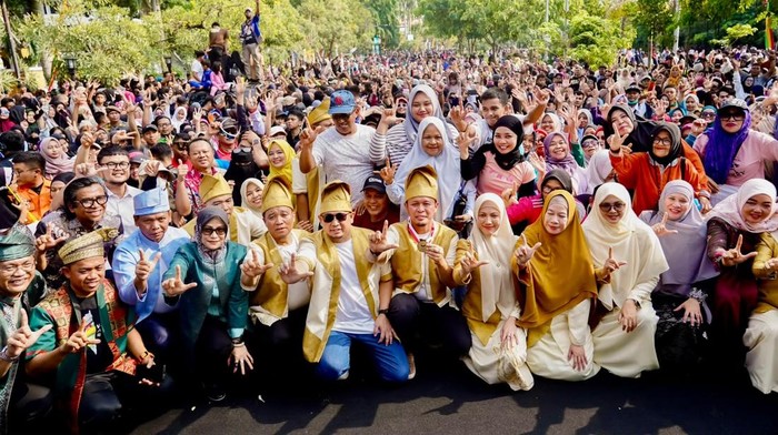 Andre Rosiade Apresiasi Rekor MURI Ketan Talam Durian 1 KM di HUT Pekanbaru