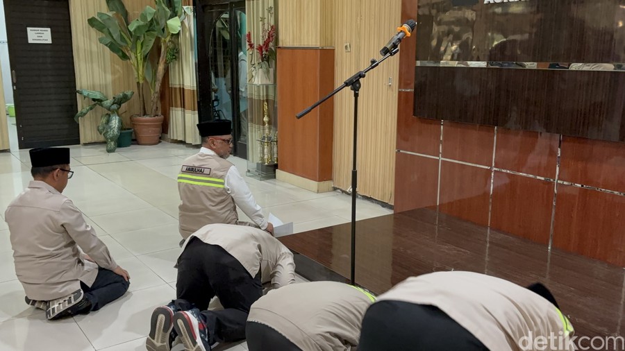 Momen Haru di Asrama Haji Sukolilo