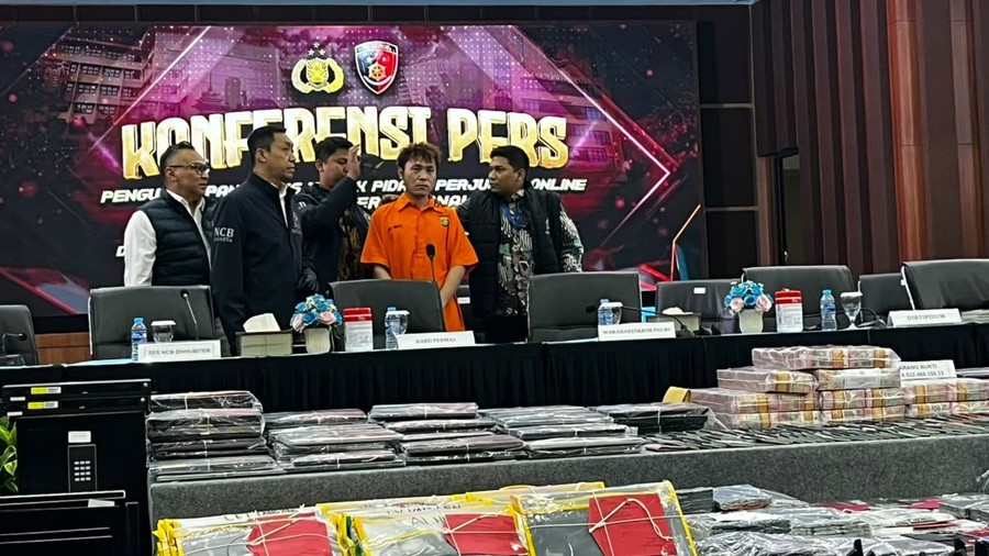 Polri Tangkap Buron Most Wanted Asal China di Bandara Soetta