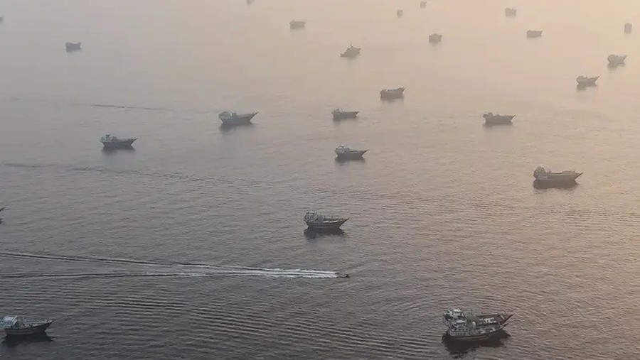 115 Kapal Sudah Melintas Sejak Selat Hormuz Dibuka, 2.500 Pelaut Dievakuasi