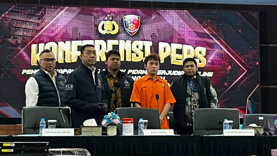 Buron Most Wanted Asal China Ditangkap di Bandara Soetta, Terlibat Jaringan Penipuan Online Internasional
