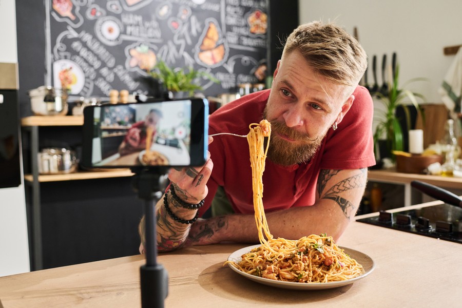 4 Sikap Food Influencer Ini Dianggap Ganggu, Pernah Lihat yang Begini?