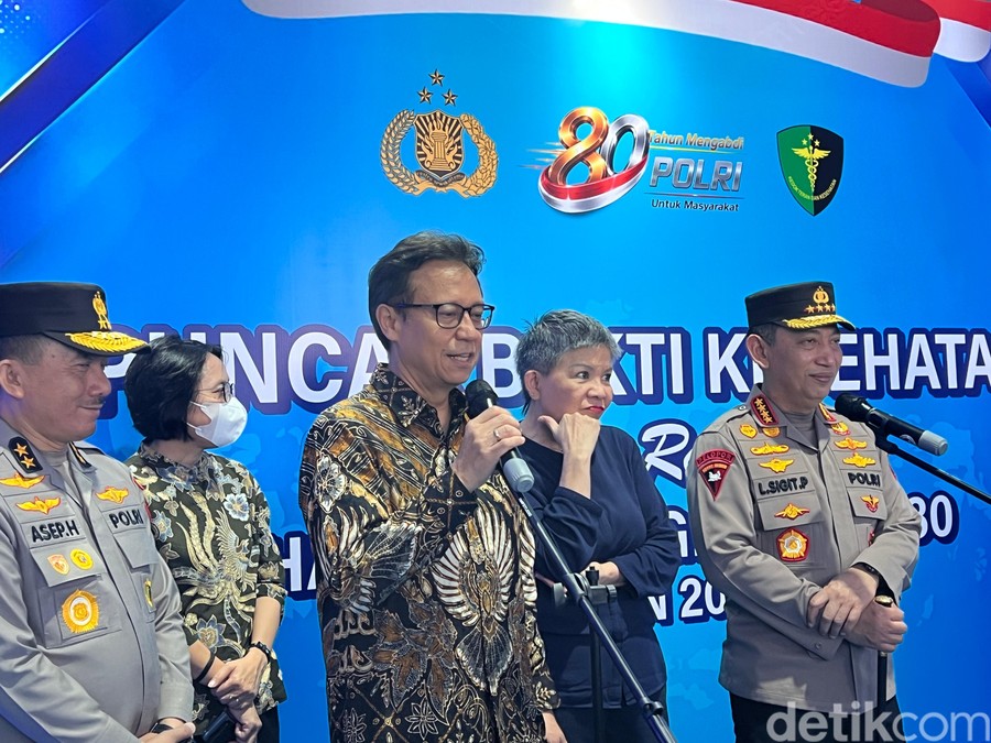 Menkes Apresiasi Bakti Kesehatan Polri, Dorong Buruh Rutin Periksa Kesehatan