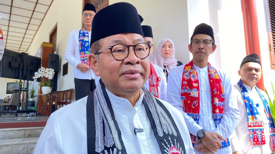 Pramono Panggil Manajemen Ojol, Bahas Solusi Parkir Tak Ganggu Trotoar