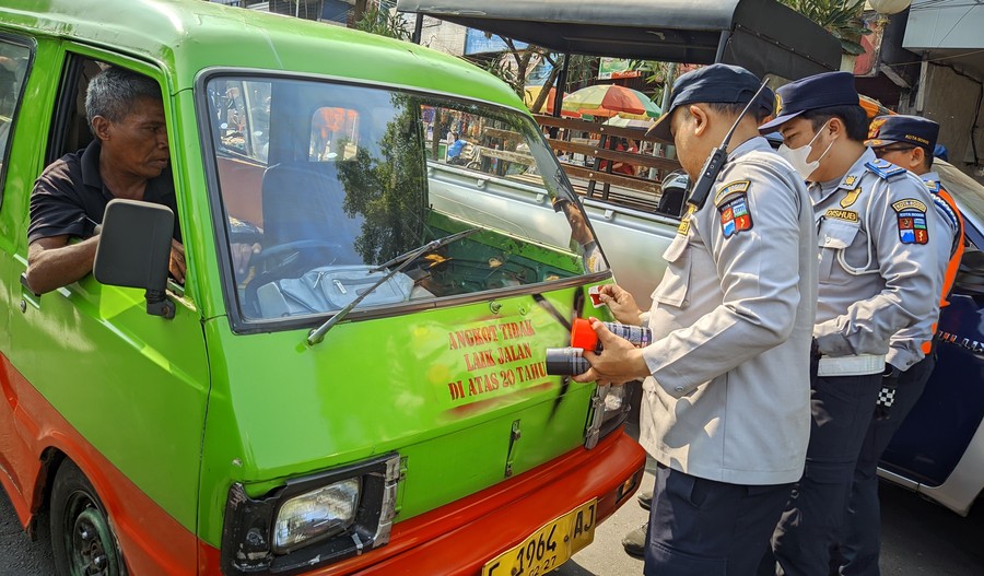 Razia Angkot Tua di Bogor: Kendaraan Berusia di Atas 20 Tahun Langsung Dicap Tidak Laik Jalan