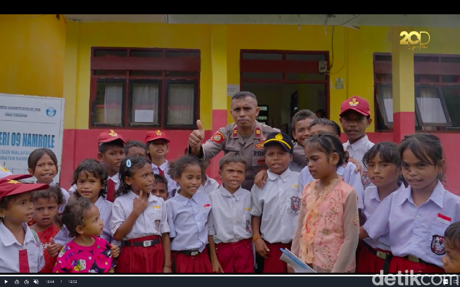 Semangat Anak di Pedalaman Buru Selatan Tempuh Pendidikan Berkat Iptu Bastian