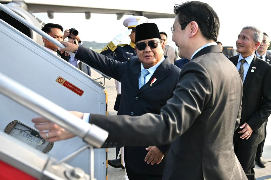 Keakraban di Landasan Udara