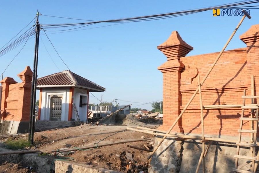 Sekolah Rakyat Cirebon Hadirkan Gapura Berpadu Budaya Lokal