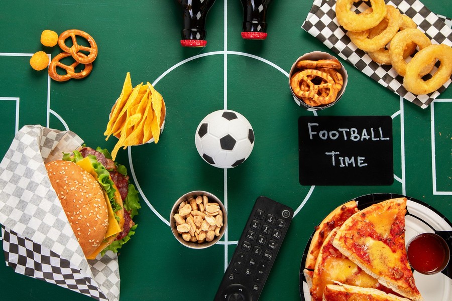 Camilan dan Makanan Cepat Saji Saat Nobar Piala Dunia Jadi Biang Keladi Kenaikan Berat Badan