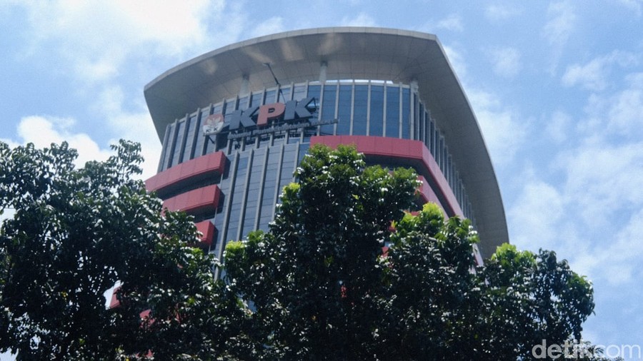 KPK Dalami Laporan Menhut Raja Juli Antoni Soal Dugaan Gratifikasi Bupati Kuansing