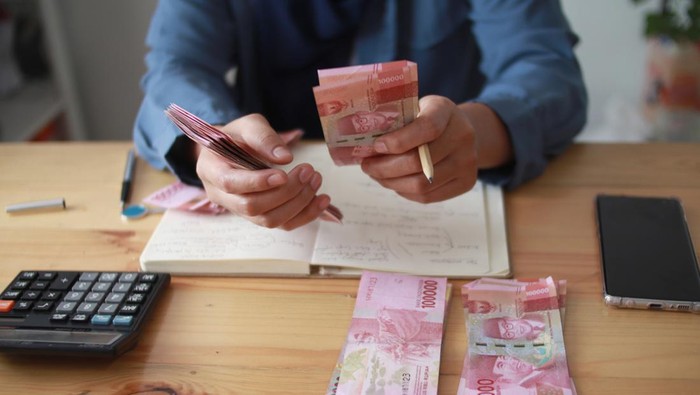 Daftar 10 Industri di RI, Mana yang Gajinya Paling Tinggi 2026?