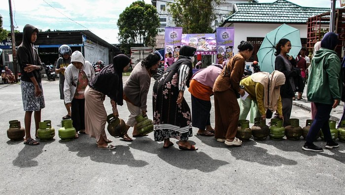Operasi Pasar Elpiji Diserbu Warga Palangka Raya di Tengah Penyaluran Subsidi Energi