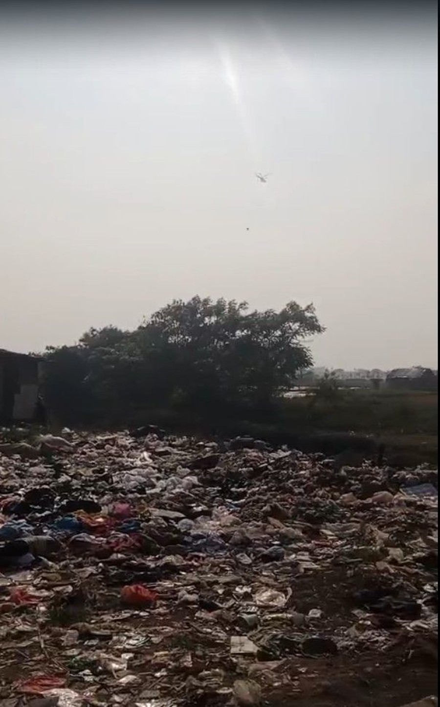 Kebakaran TPA Jatiwaringin Belum Padam Usai 4 Hari, Titik Api Berkurang