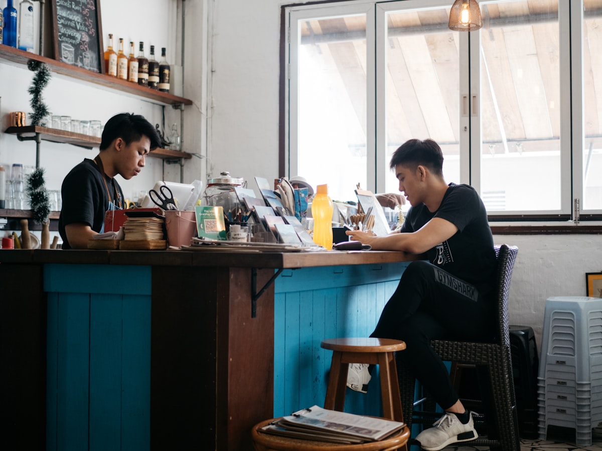 Bisnis Kedai Kopi: Cara Memulai Coffee Shop yang Sukses dari Nol