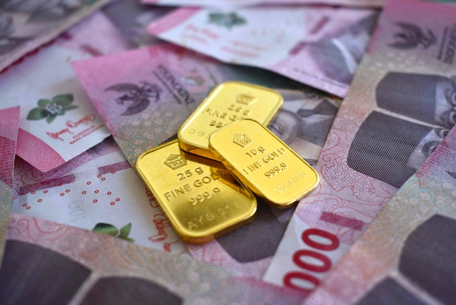 Harga Emas Antam Turun Lagi!