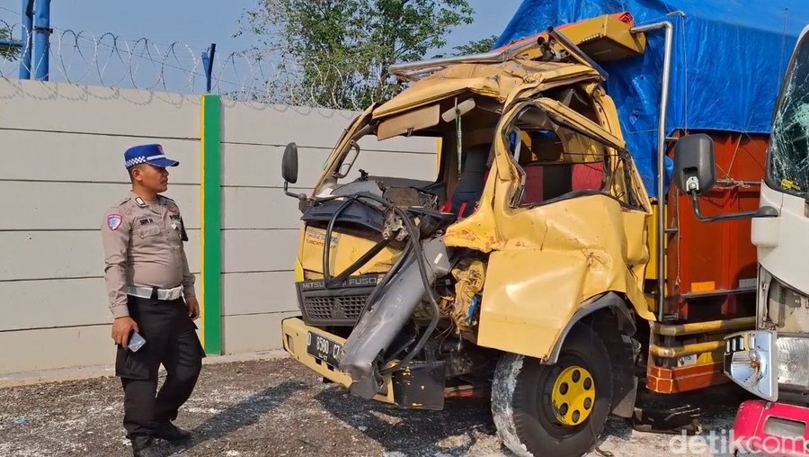 Bos Biji Kopi Tewas Terjepit dalam Kecelakaan Truk di Tol Cipularang