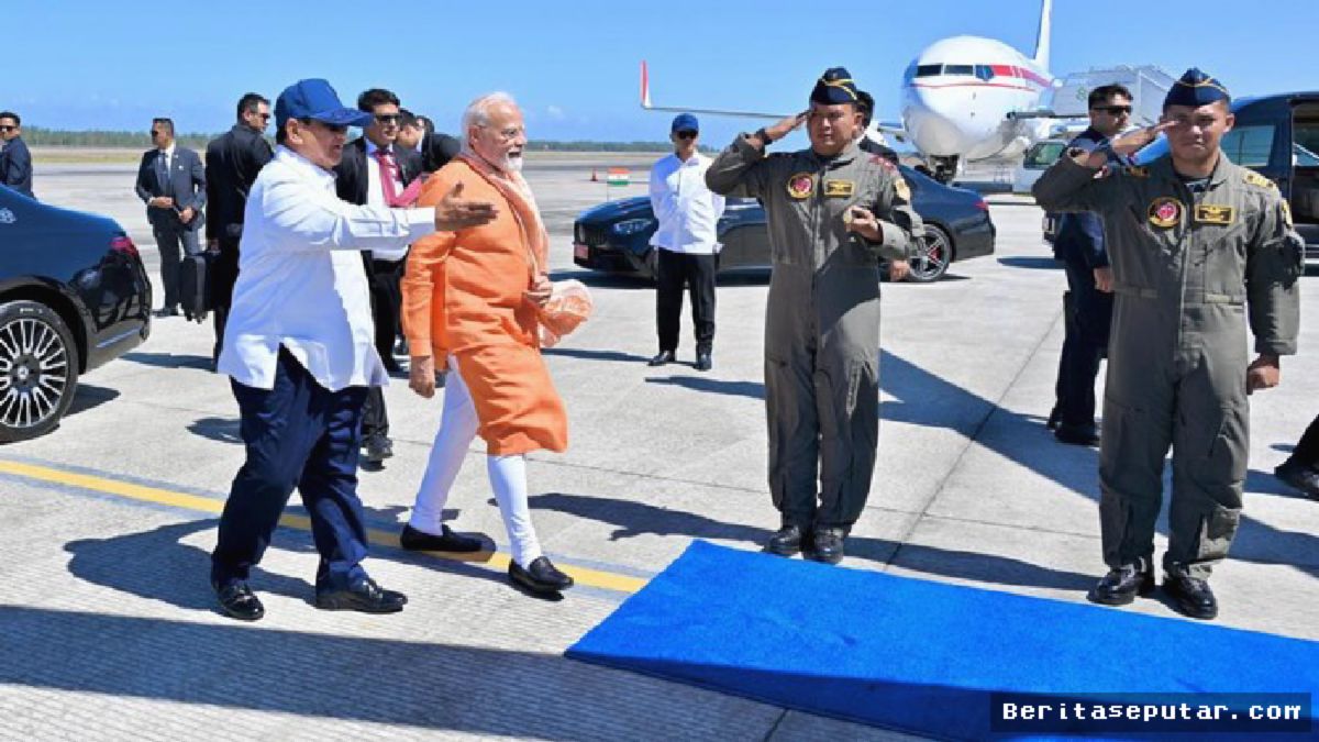 Yogyakarta — Prabowo dan Modi Terbang Rendah di Atas Candi Prambanan