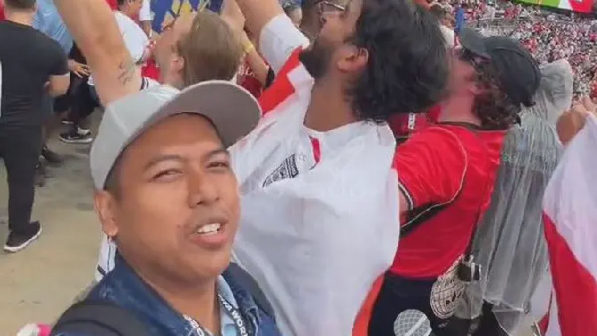 Karaoke Massal 'Wonderwall' Pecah di Tengah Terik 31°C Piala Dunia 2026